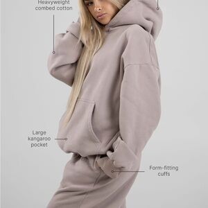 NWOT Comfrt Signature Hoodie & Signature Sweatpants